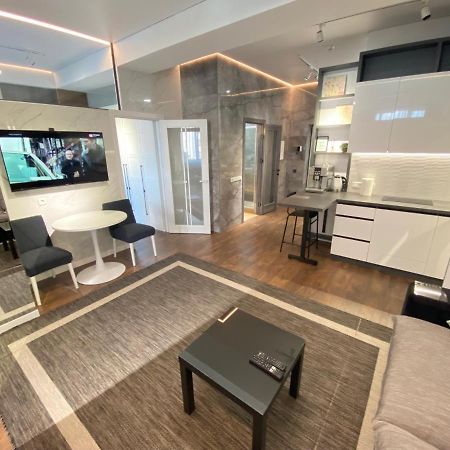 Rentnow Modern Lux Apartment In Centre Chisinau Exterior photo