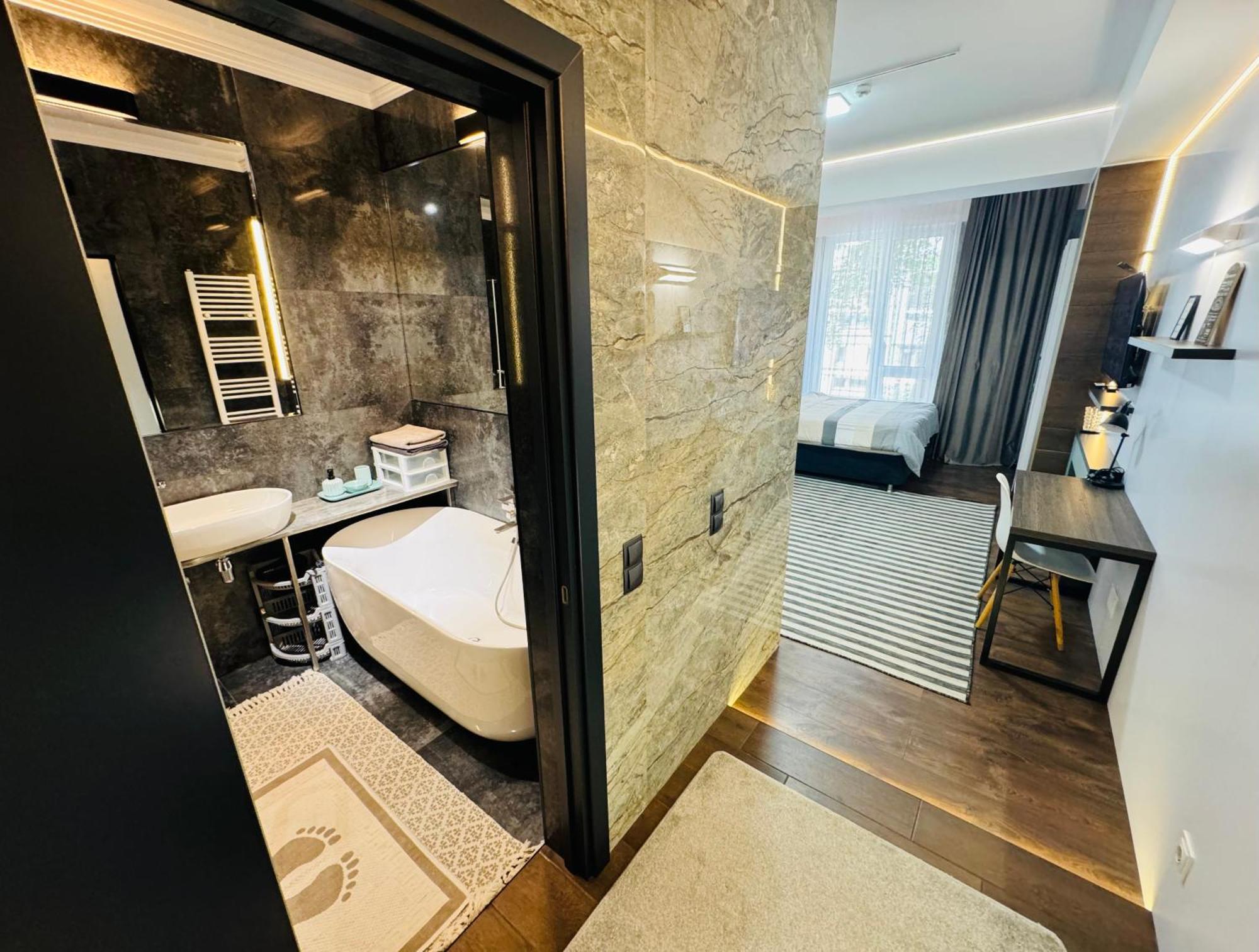 Rentnow Modern Lux Apartment In Centre Chisinau Exterior photo